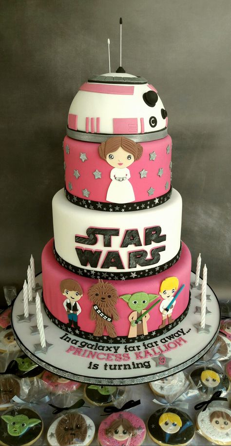 Princess Leia Star Wars cake and cookies. Star Wars Cake Easy, Princess Leia Party, Star Wars Torte, Girls Star Wars Party, Diy Icing, Star Wars Cake Toppers, Star Wars Birthday Cake, Star Wars Baby Shower, Star Wars Theme Party