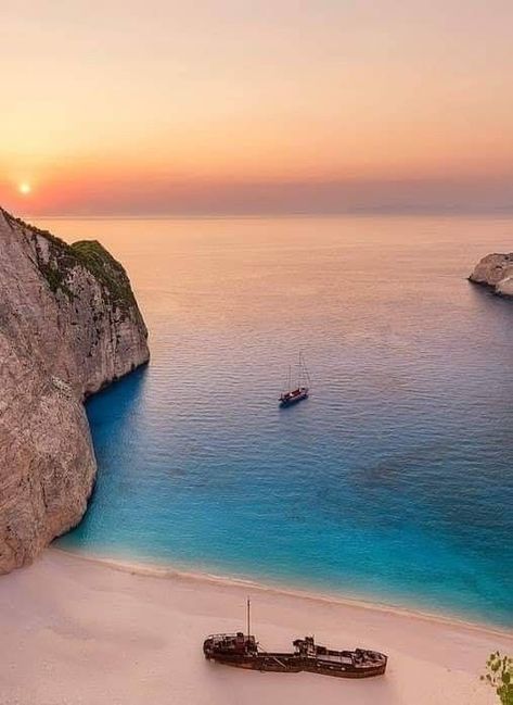 Aleksandar Mitrovic on Twitter: "Good evening 🧡💜 https://t.co/VjHtnCDnbv" / Twitter Greece Wallpaper, Greece Sea, Greek Sea, Zakynthos Greece, Sailing Holidays, Greece Travel Guide, Photography Journey, Greece Islands, Beach Activities