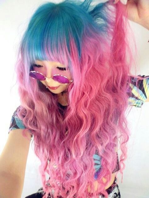 Teal and pink hair....love the wave too. Pink And Teal Hair, Pink And Blue Hair, Rainbow Ideas, Blue And Pink Hair, Manic Pixie, Kawaii Hair, Emo Clothes, Colourful Hair, Hair Color Crazy