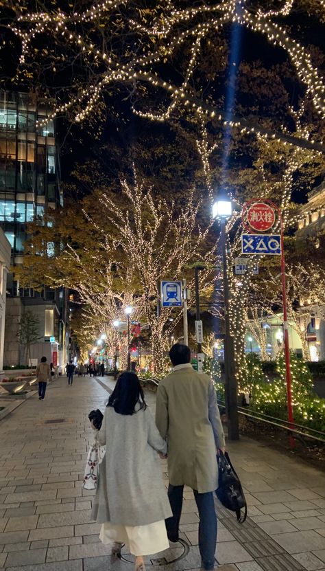 Couple photo | Japan | Christmas lights | Winter Christmas Dates Aesthetic, Couples In Japan, Japan Christmas, Christmas Japan, Christmas In Japan Aesthetic, Japan Travel Couple, Christmas In Japan, Christmas In New York City Aesthetic Couple, Christmas In Nyc Aesthetic Couple