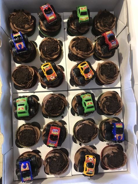 Monster Truck Number Cake, Homemade Monster Truck Cake, Smash And Crash Monster Truck, Monster Truck Birthday Party Cake, Cupcake Monster Truck, Monster Jam Cupcakes Ideas, Dinosaur Monster Truck Cake, Monster Jam Dessert Table, Monster Jam Birthday Cupcakes