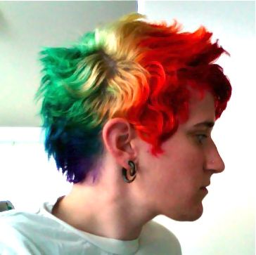 Short Rainbow Hair Men, Mens Colored Hair Ideas, Pride Hair Color, Short Hair Rainbow, Rainbow Mullet, Rainbow Hair Color Short, Rainbow Short Hair, Short Rainbow Hair, Hair Rainbow