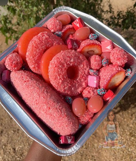 A pickle, strawberries, pineapples, & grapes! Strawberry flavored covered starburst Candy Grapes And Pineapples, Candy Pickles, Candied Pickles, Candied Grapes Recipe, Candied Fruit Recipes, Cooking Soul Food, Hard Candy Recipes, Grape Recipes, Dessert Gifts