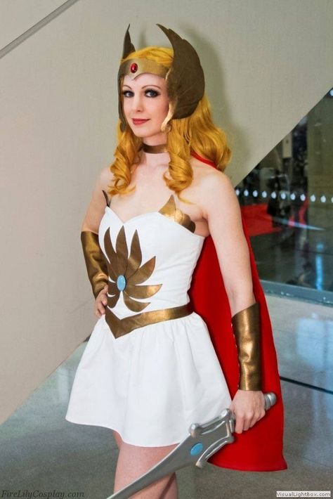 She Ra Costume, 90s Halloween, Fantasias Halloween, Amazing Cosplay, Adult Halloween Costumes, 31 Days, She Ra, 90s Inspired, Cosplay Dress