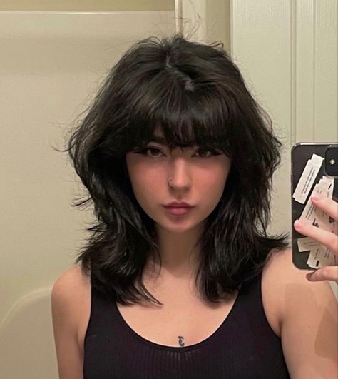 Shaggy Haircuts For Women, Shaggy Haircut, Beautiful Wolf, Wolf Cut Hair, Short Grunge Hair, Shaggy Haircuts, Hair Inspiration Short, Hairstyles For Layered Hair, Wolf Cut