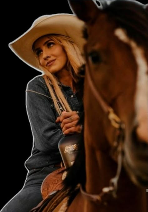 Senior Horse Photography, Horse Portrait Photography, Cowgirl Senior Pictures, Horse Photoshoot Ideas, Equine Photography Poses, Western Photo Shoots, Horse Senior Pictures, Cowgirl Photoshoot, Cute Senior Pictures