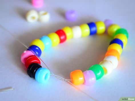 Pony Bead Bracelets Diy, How To Make Pony Bead Bracelets, Pony Bead Necklace Ideas, Pony Beads Bracelet Ideas, Pony Bead Bracelets Patterns, Pony Bead Bracelet Ideas, Pony Bead Bracelets Ideas, Weaving Beads, Tiny Bead Bracelet