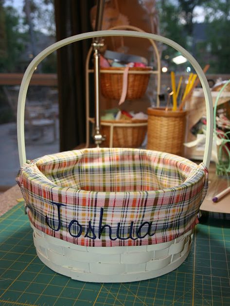 7 Free Basket Liner Patterns to Make – Tip Junkie Easter Basket Liners Diy, Easter Basket Liner, Fabric Easter Basket, Make A Basket, For My Bf, Liner Tutorial, Old Wicker, Basket Liners, Easter Basket Diy