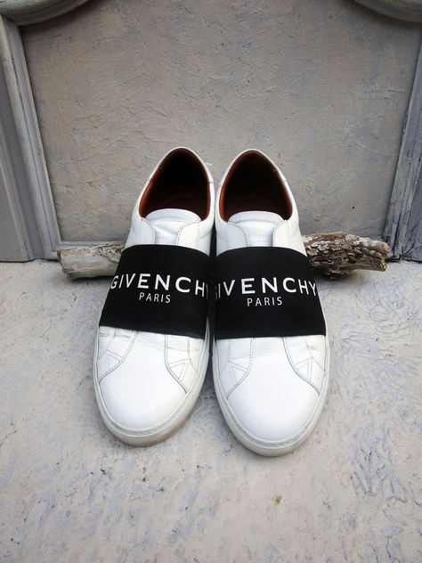 Givenchy Men, Leather Sneakers Men, Givenchy Shoes, Vintage Givenchy, Givenchy Man, Tennis Sneakers, Shoes White, Tie Shoes, Ties Mens