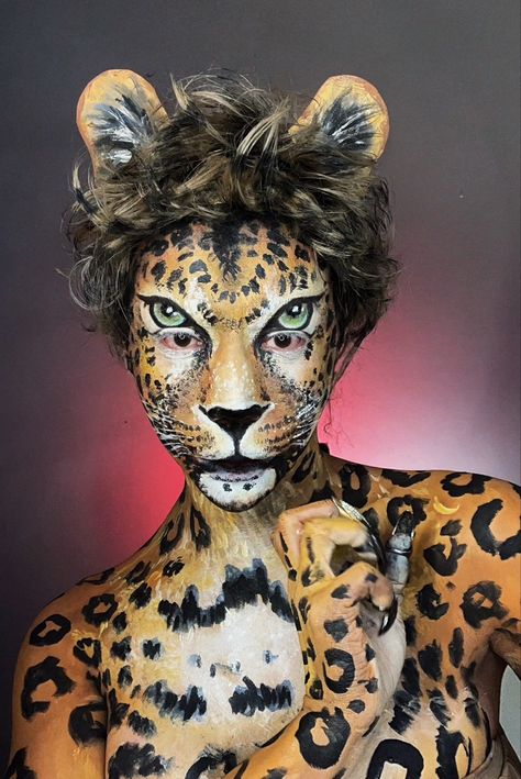 Leopard Face Makeup, Leopard Face Painting, Animal Halloween Makeup, Animal Makeup Looks, Feline Makeup, Horse Face Paint, Leopard Face Paint, Wolf Face Paint, Cat Face Makeup