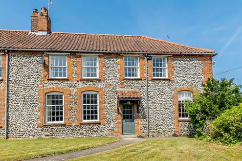 Norfolk Flint Cottage, Flint Cottage, Countryside Walks, Mid Terrace House, Top Golf Courses, North Norfolk, Cosy Lounge, Norfolk Coast, Coastal Retreat