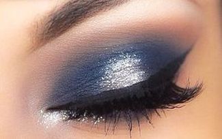 Navy Eye Makeup, Navy Blue Eyeshadow, Silver Eyeshadow Looks, Nails Dark Blue, Navy Eyeshadow, Navy Blue Makeup, Navy Makeup, Silver Eye Makeup, Blue Eyeshadow Looks