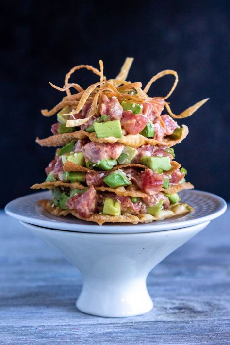 Super Easy Appetizers, Sushi Grade Tuna, Tuna Avocado, Spicy Mayo, Spicy Tuna, Wonton Wrappers, Tuna Recipes, Sushi Recipes, Crustaceans