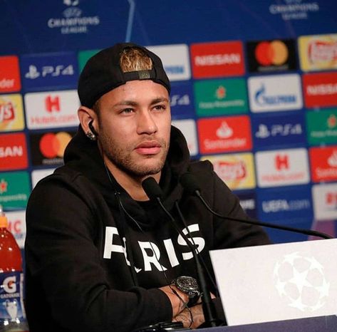 Neymar Interview, Soccer Guys, Heart Eyes, Neymar Jr, Physical Activities, Neymar, Football Players, Brazil, Prince