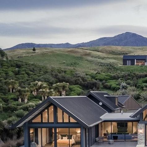 Mason&Wales Architects on Instagram: "Threepwood Farm House, Queenstown Designed by @masonandwalesarchitects  Completed 2020 Image by @larkin_photography . . . #masonandwales #masonandwalesarchitects #architecture #architect nzarchitecture #nzarchitect #queenstownarchitect#queenstown #lakehayes #farmhouse #luxuryhome #newresidence #house #home" Queenstown Architecture, Queenstown House, Building Inspiration, Queenstown, Lake House, Wales, Luxury Homes, Architects, Farmhouse