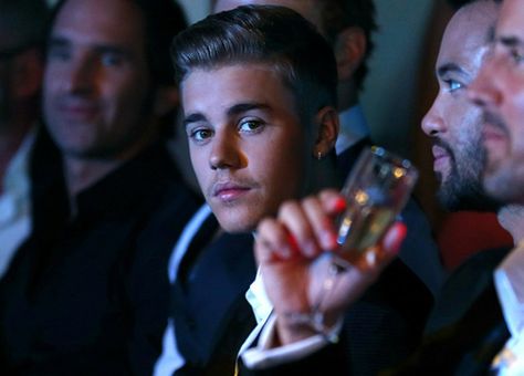 Prince Of Pop, Justin Bieber Pictures, Fav Celebs, Men Looks, Justin Bieber, Love Of My Life, Profile Picture, Cool Pictures, Cool Photos