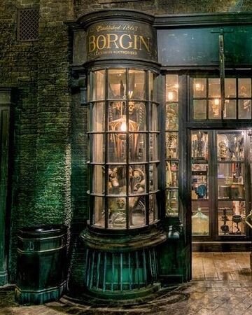 Borgin and Burkes | Harry Potter Wiki | Fandom Borgin And Burkes, Knockturn Alley, Shop Entrance, Harry Potter Wiki, Arthur Weasley, Harry Potter Art Drawings, Potter Aesthetic, Harry Potter Style, Harry Potter Halloween