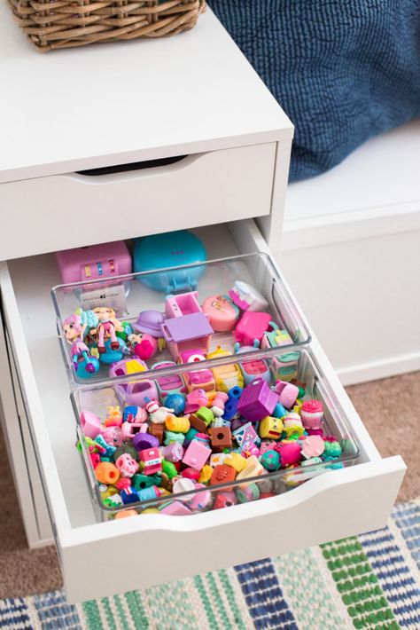 Toys Organization, Toy Room Organization, Tiny Toys, Organization Design, Awesome Toys, Girls Playroom, Kids Toy Organization, Playroom Storage, Playroom Organization