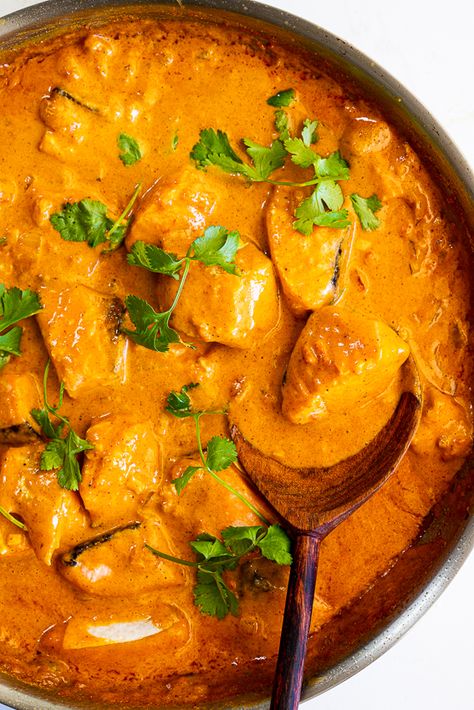 Salmon Curry Soup, Salmon Recipes Curry, Salmon Curry Recipes Indian, Salmon Curry Indian, Curried Salmon Recipes, Salmon Recipes Indian Style, Indian Salmon Curry, Salmon Indian Recipes, Indian Salmon Recipes