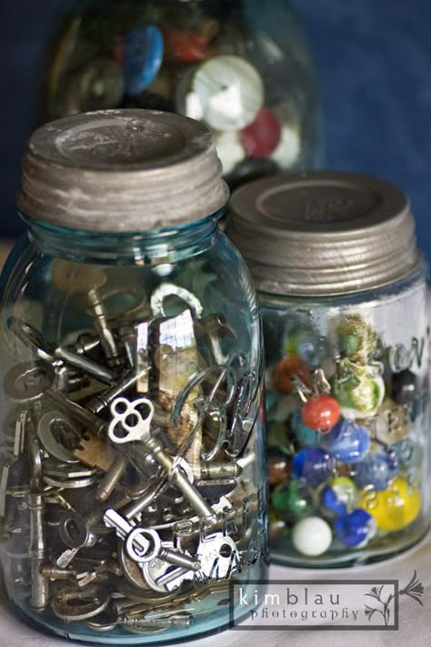 Love interesting things to fill my old mason jars with...antique marbles and buttons give lots of color. Another favorite - collecting antique keys. Old Mason Jars, Jar Display, Vintage Mason Jars, Old Keys, Vintage Jars, Antique Keys, Vintage Display, Ball Jars, Old Bottles