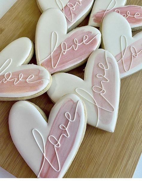 Valentines Day Biscuits, 50th Wedding Anniversary Royal Icing Cookies, Pink Decorated Cookies, Engagement Cookies Ideas, Valentines Day Sugar Cookies Decorated, Anniversary Cookies Decorated, New Years Cookies Decorated, Valentine Sugar Cookies Decorated, Valentine Cookies Royal Icing