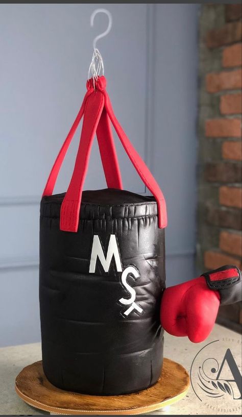 Boxing Gloves Cake, Gym Cake, Halloween Lunch Box, Cake Design For Men, Pig Birthday Cakes, Sport Cakes, Birthday Cakes For Men, Cakes For Men, Cake Designs Birthday