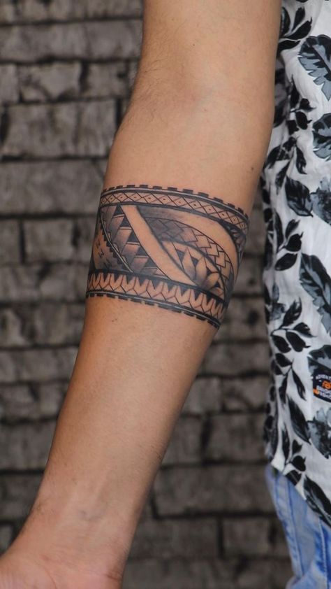 Maori Tattoo Designs Women Arm, Maori Armband Tattoo Design, Maori Tattoo Arm, Band Tattoos For Men, African Tattoo, Armband Tattoos, Tattoos Arm, Forearm Band Tattoos, Band Tattoo Designs