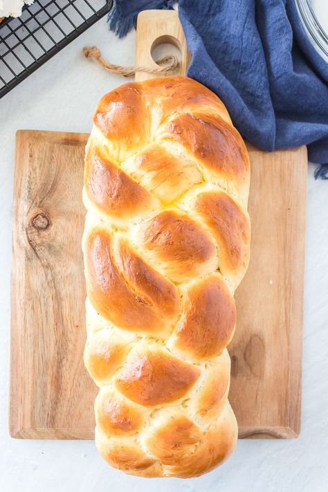 This sweet, delicious bread is beautifully braided and deliciously frosted. It’s almost too beautiful to eat. | happymoneysaver.com ALMOST. #freshbakedbread #christmasbread #sweettreat #swedish Vegan Challah, Swedish Bread, Cardamom Bread, Happy Money Saver, Bread Recipe Video, Happy Money, Christmas Bread, Braided Bread, Scandinavian Food