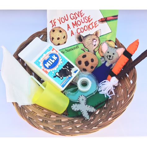 Preschool Story Baskets, Book Sensory Bins, Story Sack Ideas, Sensory Stories, Story Bags, Literacy Bags, Story Boxes, Story Baskets, Retelling Activities