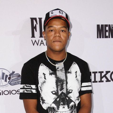 HAPPY 30th BIRTHDAY to KYLE MASSEY!! 8/28/21 Born Kyle Orlando Massey, American actor from Atlanta, Georgia. He starred in the Disney Channel sitcoms That's So Raven and its spin-off Cory in the House, in which he played Cory Baxter. Massey starred in the Disney Channel Original Movie Life Is Ruff. Kyle Massey, Cory In The House, So Raven, That's So Raven, Disney Channel Original, Happy 30th, Black Actors, Happy 30th Birthday, Original Movie