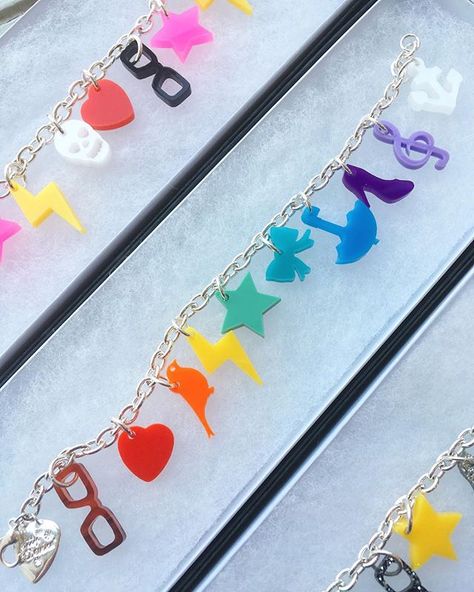 Acrylic Bracelet Ideas, 3d Printed Charms, Devine Design, Diy Wire Earrings, Acrylic Bracelet, 3d Printing Art, Tatty Devine, 3d Printing Diy, 3d Printer Diy