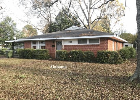 Under $75K Thursday - Circa 1956 Alabama Affordable Home Under $65K - Old Houses Under $50K Suburban Gothic, Tiled Bathroom, Hvac Installation, Solid Brick, Brick Ranch, Atomic Era, House Architecture, Old Houses, Architecture House