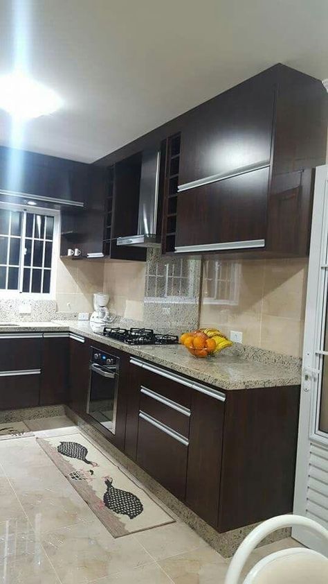 Modren style kitchen designs Modern Classic Living Room, Laminate Kitchen Cabinets, Brown Laminate, Brown Kitchen Cabinets, Indian Bedroom Decor, Indian Bedroom, House Plans Mansion, Brown Kitchens, Classic Living Room