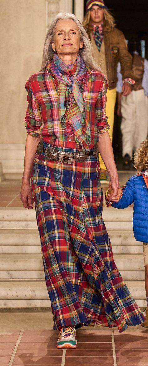 Ralph Lauren 2023, Ralph Lauren Style Women, Mode Country, Ralph Lauren Summer, Tartan Fashion, Ralph Lauren Fall, Into The West, Country Fashion Women, Stylish Women Fashion