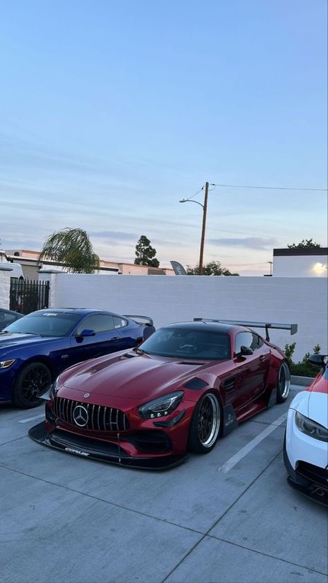 Tmax Yamaha, Top Luxury Cars, Lux Cars, Amg Gt, Foto Baby, Street Racing Cars, Classy Cars, Fancy Cars, Pretty Cars