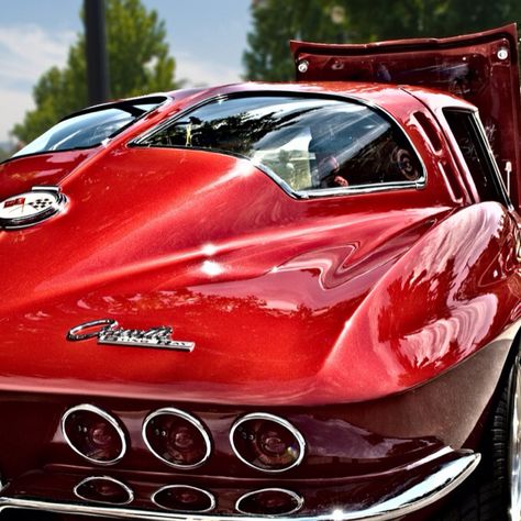 '63 Corvette - Classic split window - If you have any images you wish to submit email to tastefulimagesnz@gmail.com Corvette 2015, 1963 Corvette Stingray, 1965 Corvette, 1963 Corvette, Corvette C2, Corvette C3, Corvette C6, Corvette Zr1, Classic Corvette