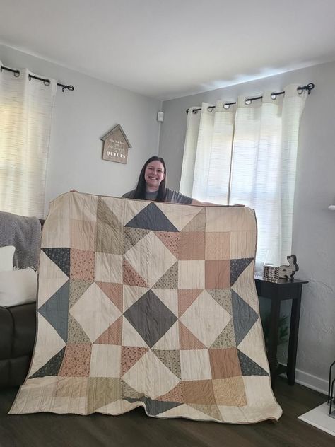 Neutral Color Quilt Ideas, Tone On Tone Quilts, Quilt Patterns Neutral Colors, Neutral Tone Quilts, Quilt King Size, Earth Tone Quilt Patterns, Natural Color Quilts, Earthy Quilt Patterns, Earth Tone Quilt Ideas