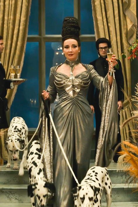 Baroness Von Hellman, Morticia And Gomez Addams, Cruella Costume, The Queen Is Dead, Black Royalty, Movie Directors, Emma Thompson, Movies Outfit, Movie Fashion