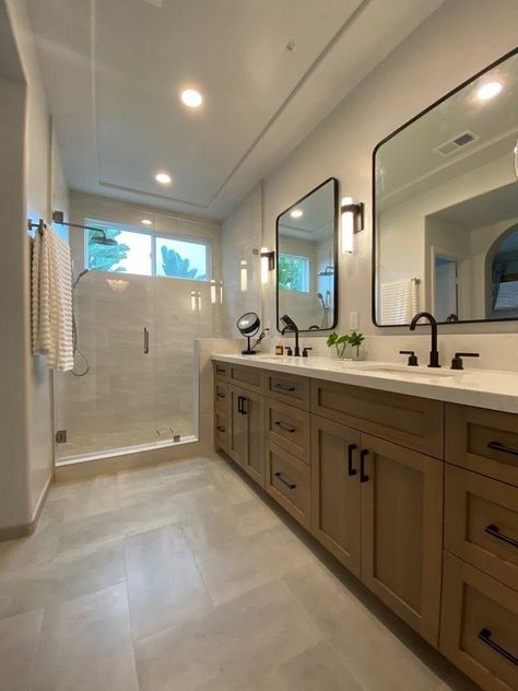 Modern Italian Bathroom Design, Bathroom Remodel Brown Vanity, Master Bath Brown Cabinets, Bathroom Flooring Ideas With Wood Vanity, Driftwood Bathroom Ideas, Light Brown Tile Bathroom, Big Mirror In Bathroom, Light Brown Bathroom Ideas, Master Bath Interior Design