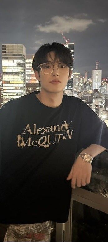 mingi ateez wallpaper lockscreen Song Min Gi Wallpaper, Mingi Bf Material Wallpaper, Mingi Boyfriend Pics, Mingi Wallpaper Iphone, Mingi Ateez Boyfriend Material Wallpaper, Ateez Mingi Boyfriend Material, Mingi Bf Material, Mingi Black Hair, Song Mingi Boyfriend Material