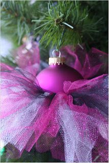 It's My Life: Hand Made Gifts: Tutu Ornaments - omg!  SO CUTE for gift giving!!!!  LOVE! Baby Diva, Truffula Tree, Diy Skirts, Dance Crafts, Dance Teacher Gifts, Dance Teachers, Skirt Tutorial, 12 December, Easy Craft