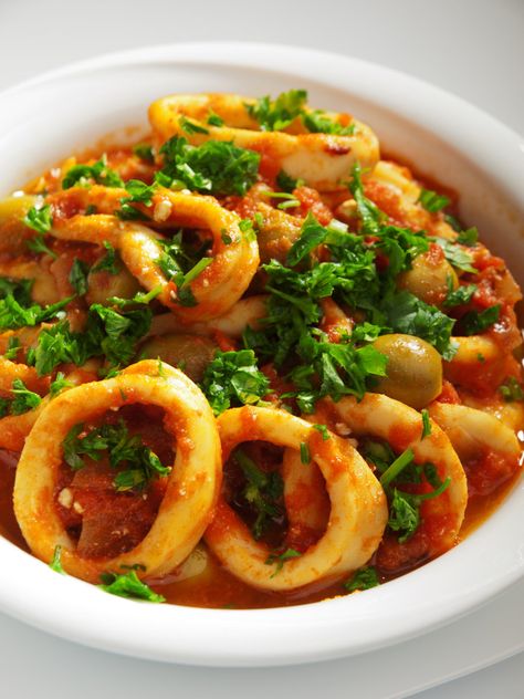 Kalamera Kaftra: Greek style spicy calamari Shrimp And Squid Recipes, How To Make Calamari, Shrimp And Calamari Recipes, Greek Calamari Recipes, Spicy Calamari, Calamari Recipes, Squid Recipes, Plats Healthy, Spicy Dishes