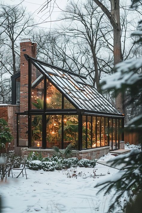 Small House With Sunroom, Solarium Room, Greenhouse Conservatory, Rustic Garden Ideas, Home Greenhouse, Enclosed Patio, Backyard Greenhouse, Garden Idea, Farmhouse Vintage