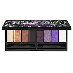 Kat Von D True Love palette Sadly discontinued but the Poetica palette is almost identical. Kat Von D Palette, Kat Von D Eyeshadow, Best Natural Makeup, Eyeshadow Set, Kat Von D Makeup, Birthday Makeup, Black Eyeshadow, True Romance, Gothic Makeup