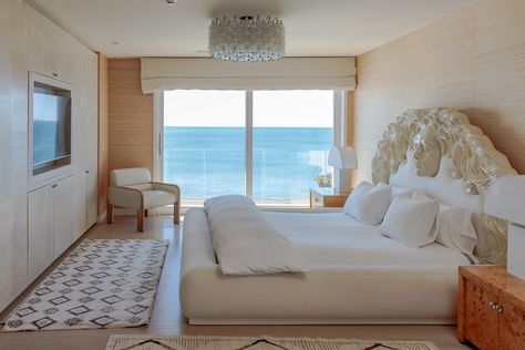 Malibu Bedroom Decor, Malibu Homes Beach, Kelly Westler, Beach House In Malibu, Malibu Hotel, Beach Hotel Room, Malibu Beach House Ocean Views, Malibu Pier, Malibu Beach House