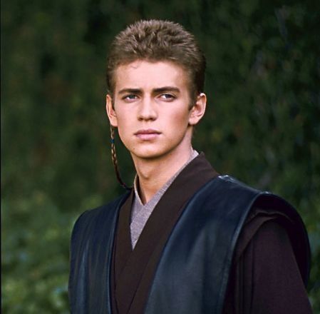 Anakin Skywalker Costume, Star Wars Fancy Dress, Anakin Skywalker Lightsaber, Jake Lloyd, Skywalker Lightsaber, Star Wars Villains, Growing Your Hair Out, Star Wars 2, Star Wars Costumes