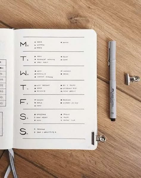 11 Minimalist Bullet Journal Weekly Spread Ideas digitalplannercovers #quarantineplanner🖍️. Minimalist Bullet Journal Layout, Bullet Journal First Page, Bullet Journal Simple, Bullet Journal Weekly Spread Ideas, Bullet Journal Weekly Layout, Weekly Spread Ideas, Bullet Journal Work, Bullet Journal Minimalist, Minimalist Bullet Journal