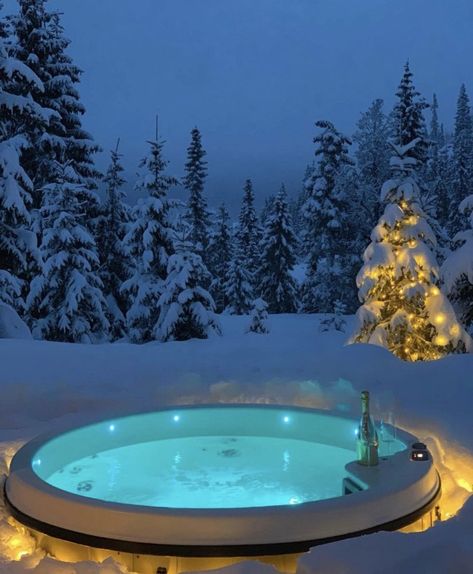 Cozy Chalet, Vacation List, Cabin Aesthetic, Sauna Design, Cabin Christmas, Getaway Cabins, Winter Cabin, Christmas Wonderland, Winter Scenery