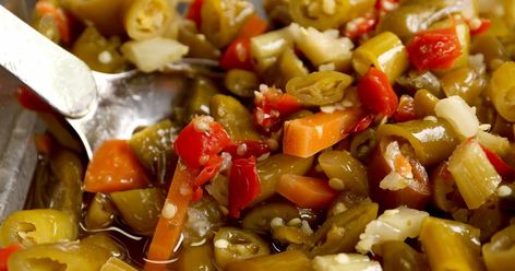 Hot Giardiniera Recipe, Chicago Style Giardiniera Recipe, Homemade Giardiniera Recipe, Giardiniera Recipe, Italian Beef Sandwiches, Italian Beef, Chicago Food, Beef Sandwich, Chicago Style