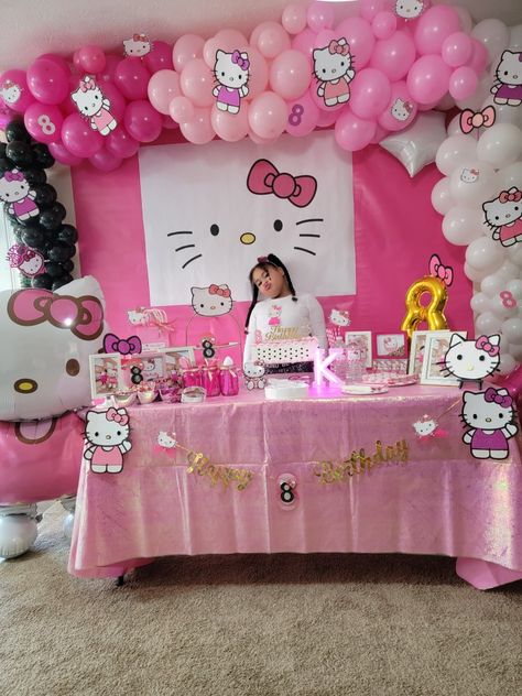 Pink Hello Kitty Birthday Party, Hello Kitty B Day Party, Hello Kitty Birthday Decorations Party Themes, Hello Kitty Themed Sleepover, Hello Kitty Toddler Birthday Party, Diy Home Birthday Decor, Hello Kitty Party Theme Ideas, Hello Kitty Birthday Ideas Decoration, Hello Kitty Birthday Theme Decoration